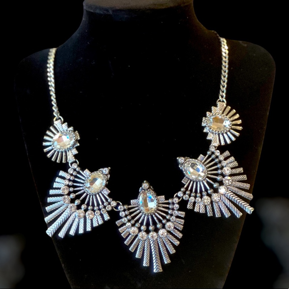 Paparazzi beautiful silver necklace